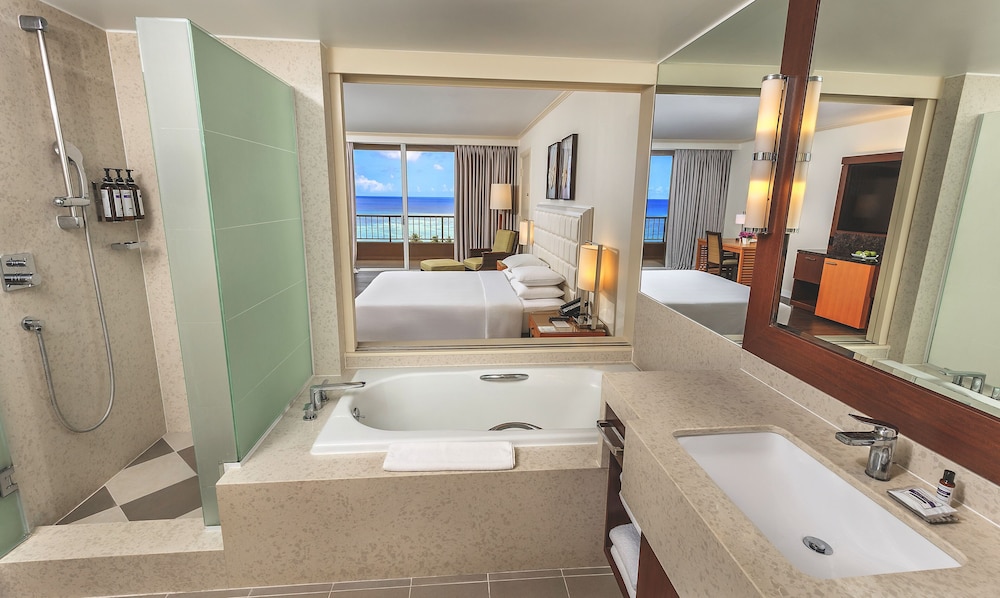 Hyatt Regency Guam 80/81