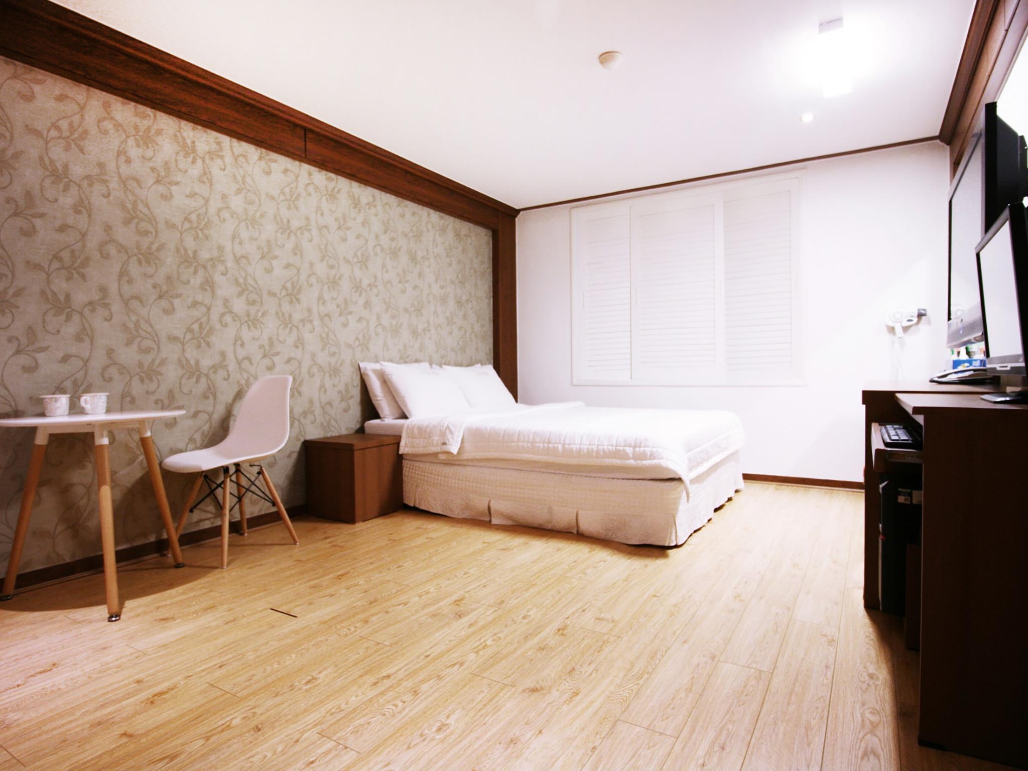 Hotel Orange 22/75