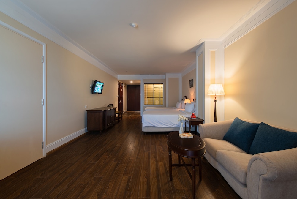 Sunrise Nha Trang Beach Hotel and Spa 42/78