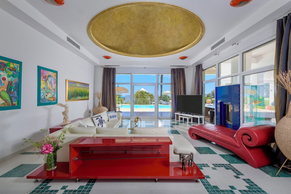 GRANDE DAME VILLA - RHODES 32/50