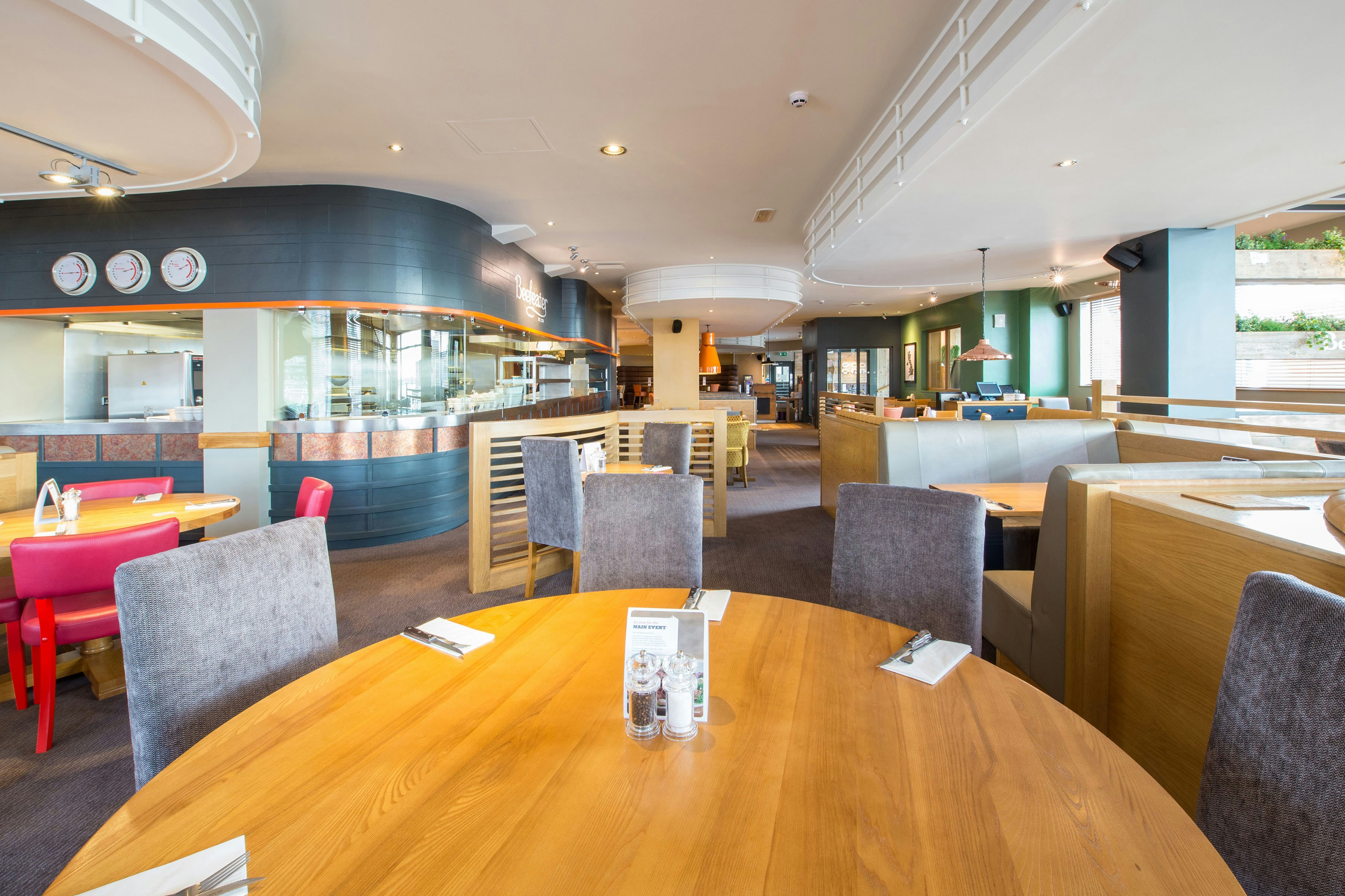 Premier Inn Swansea Waterfront 27/37