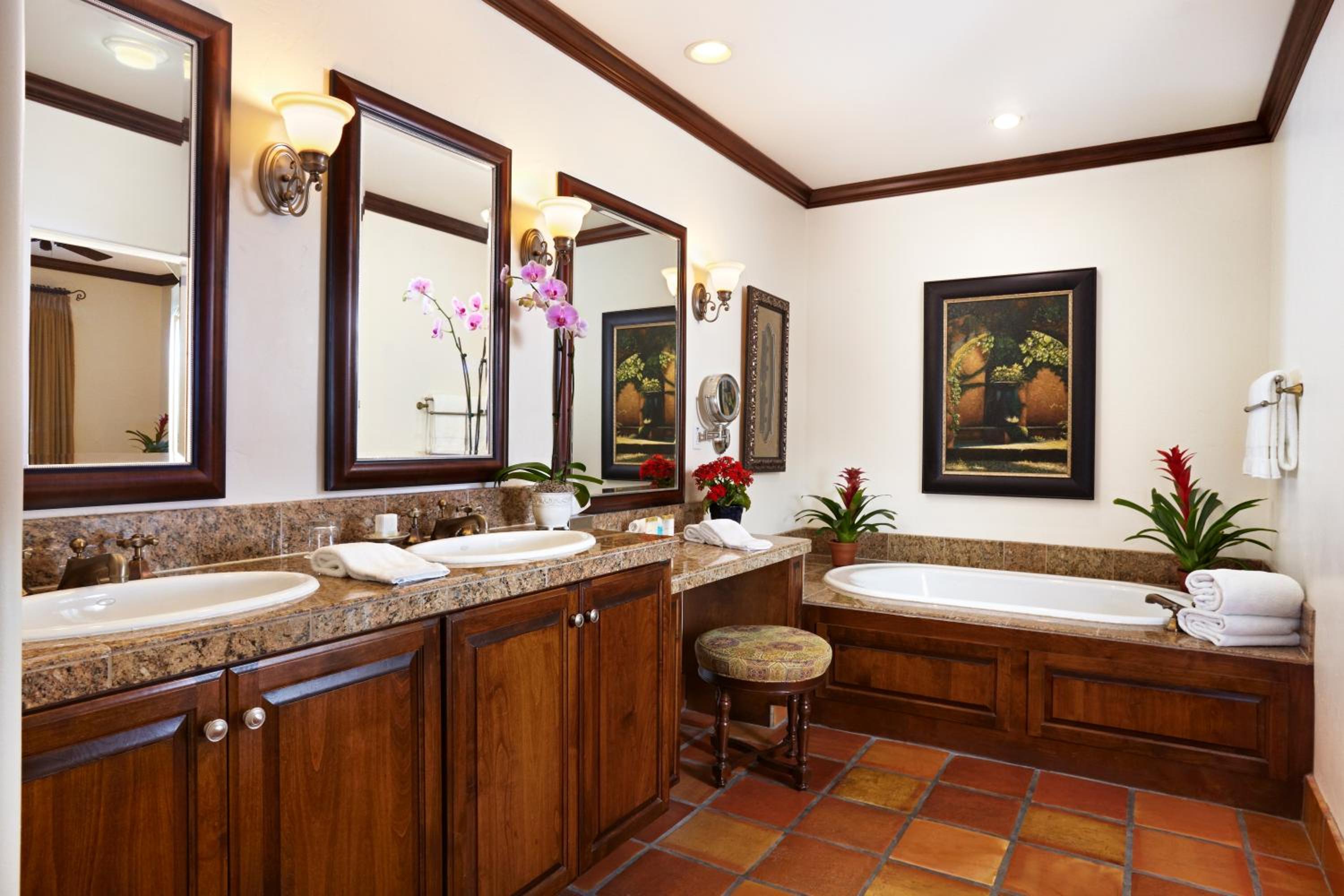 2 Bedrooms, Petite, Premier, Suite, Villa, 2 King Beds, Sofa