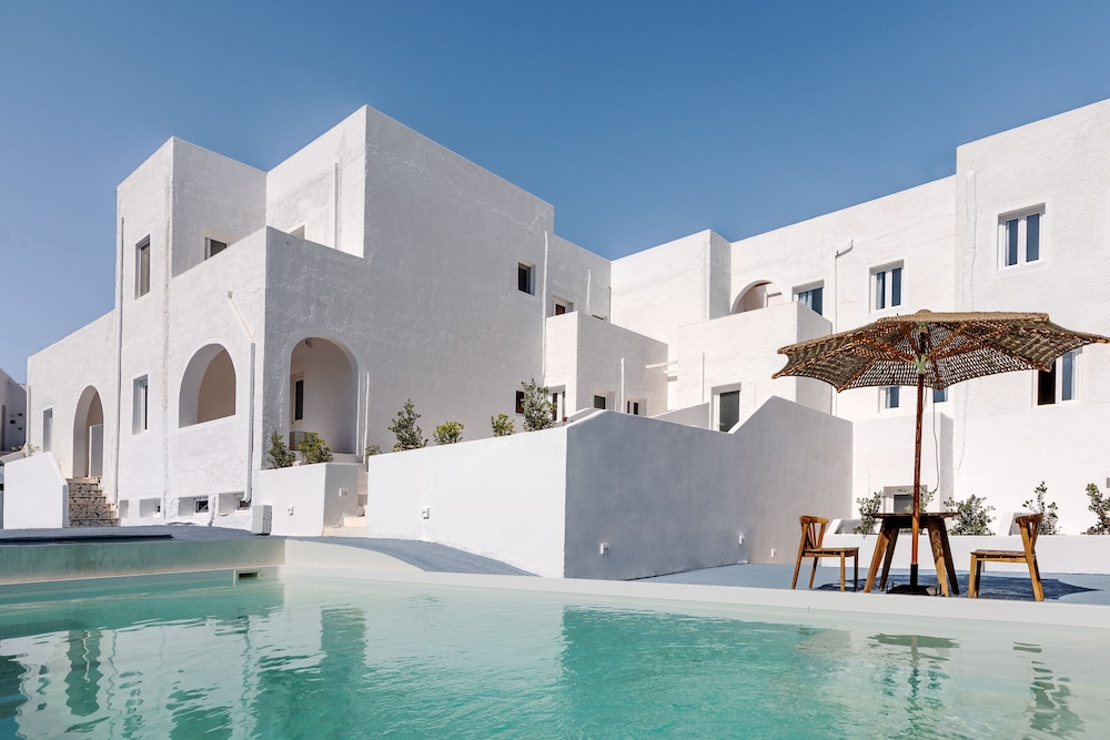 Voca Hotel & Suites 33/40