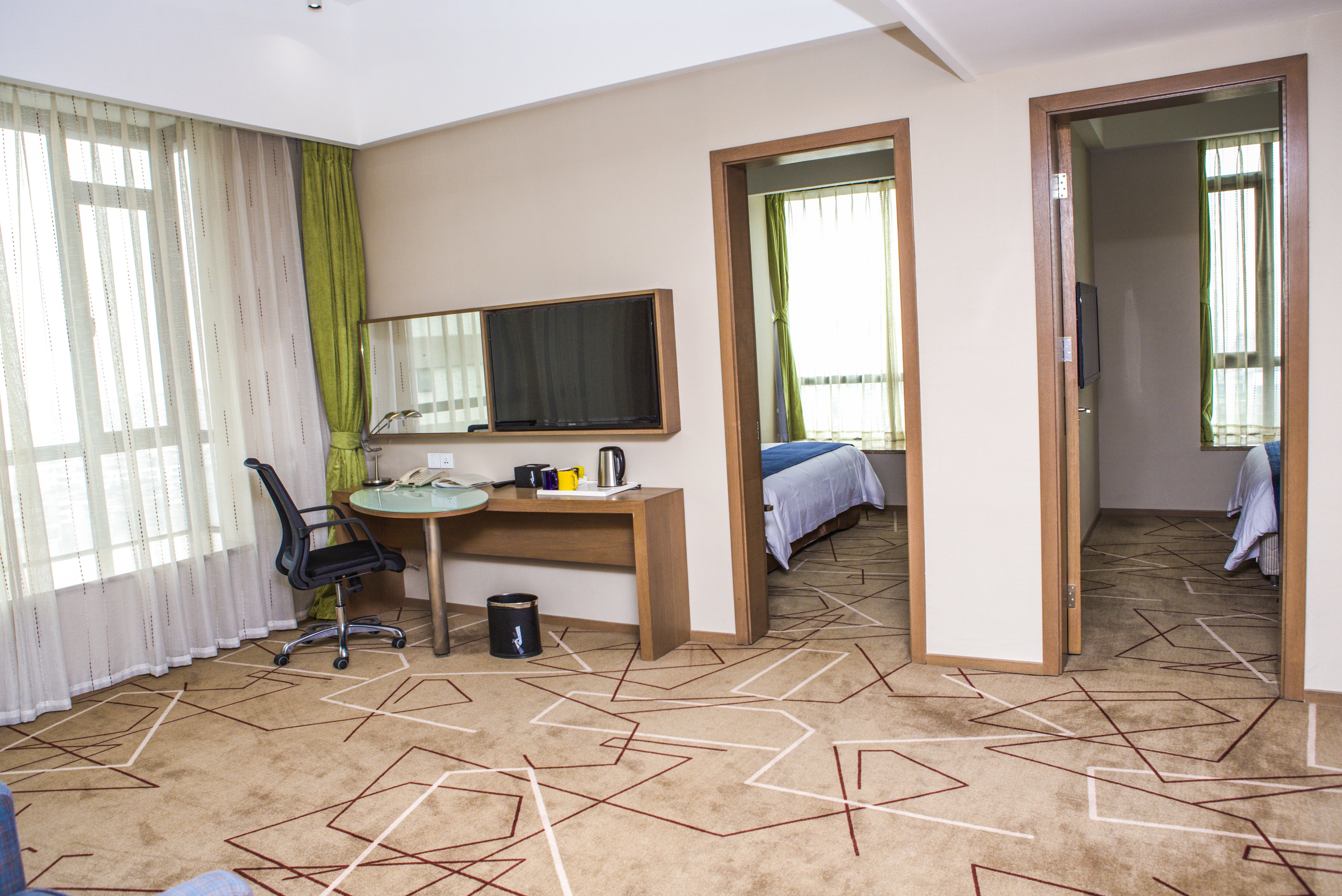 HOLIDAY INN EXPRESS CHENGDU WEST GATE 39/43
