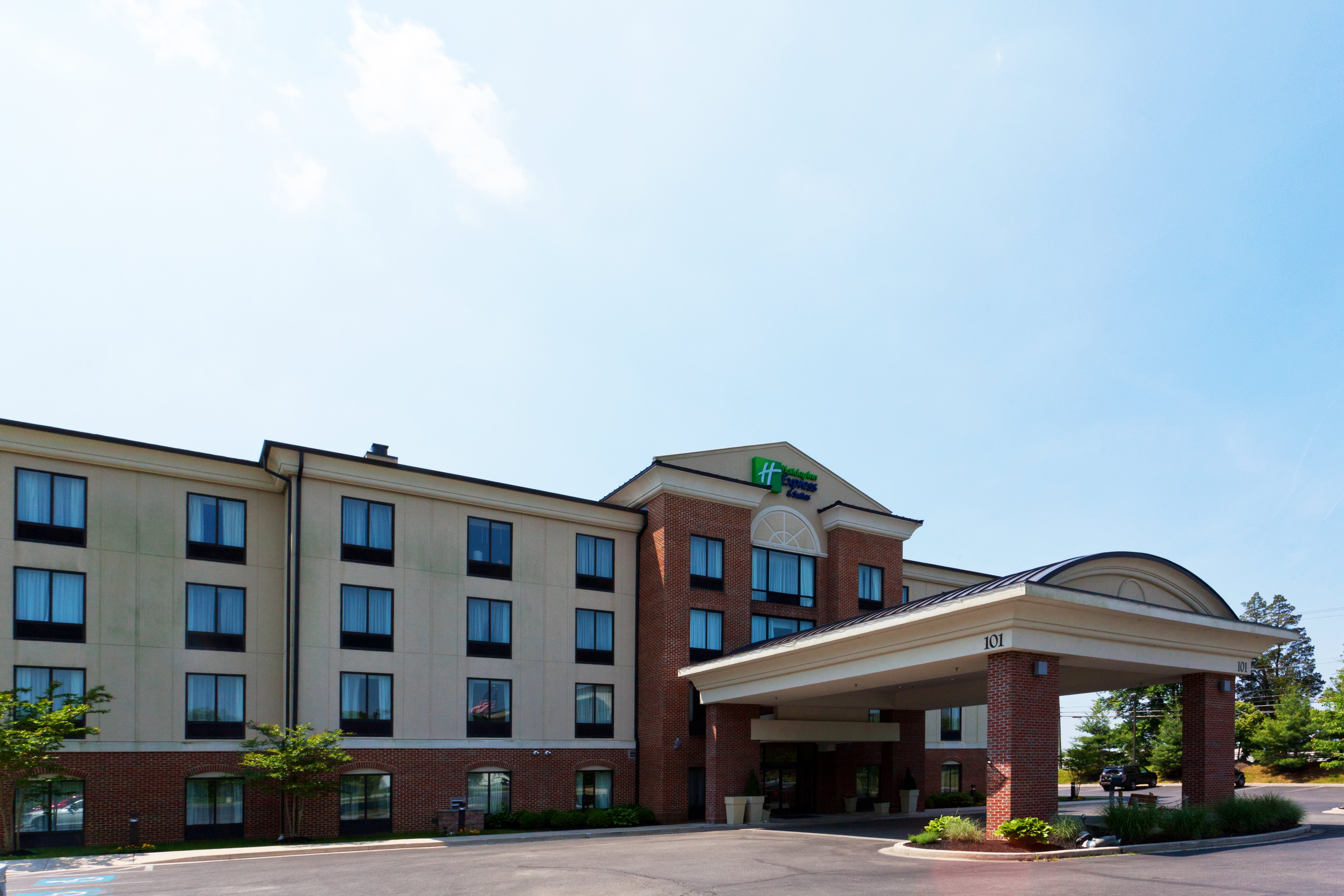Holiday Inn Express & Suites North East 4/53