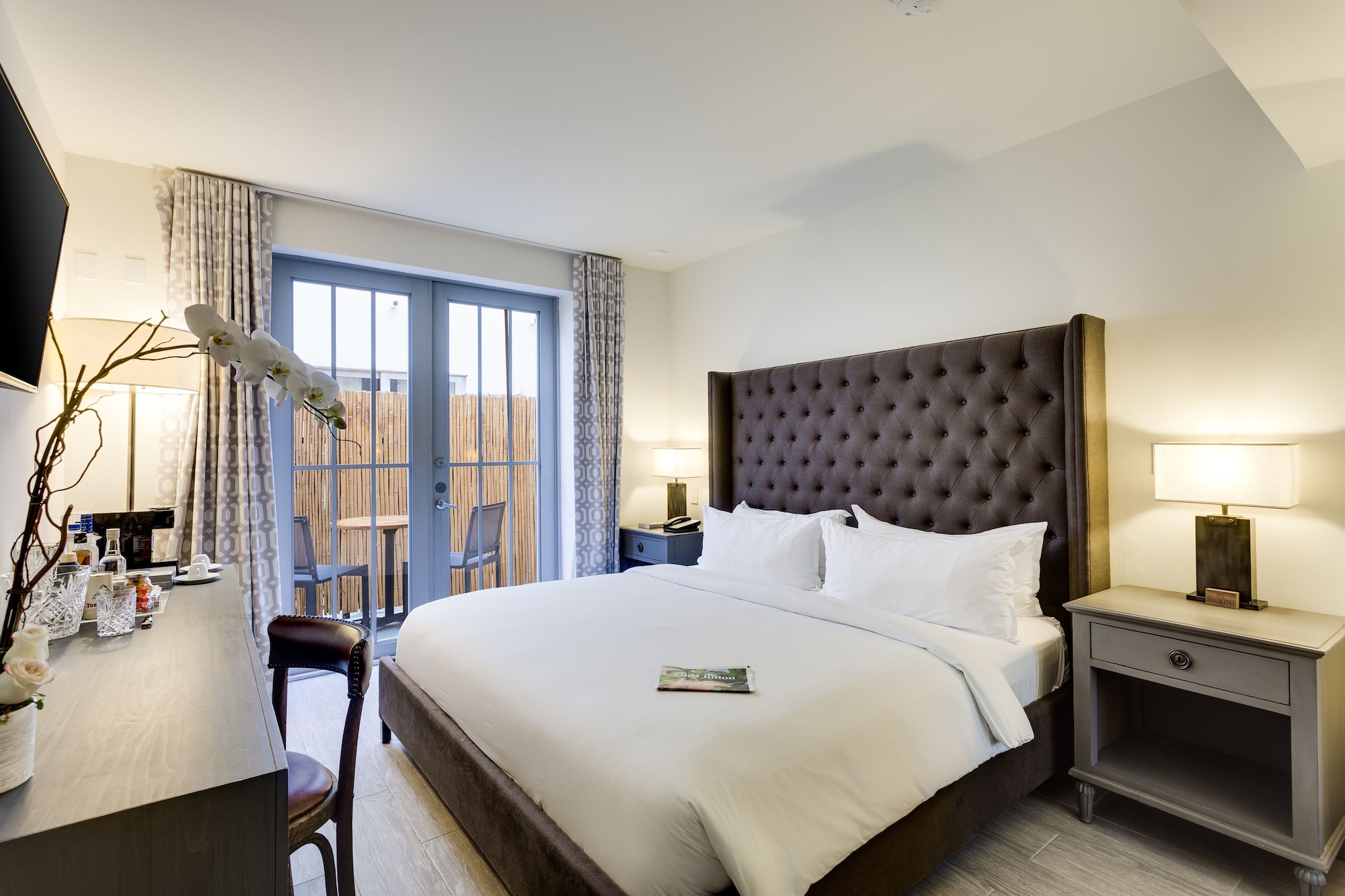 CLASSIC, KING BED, TERRACE