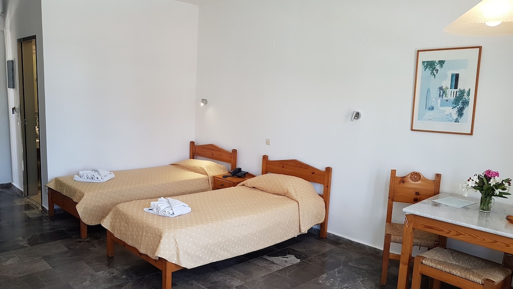 Camari Garden Apartments 7/21