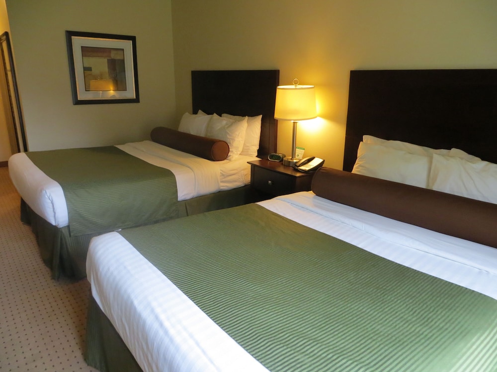 Cobblestone Inn & Suites -- Brillion, WI 13/40