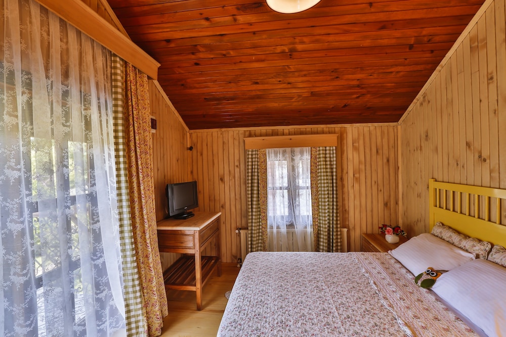 Tranquilla River Lodge - Adults Only 13/50