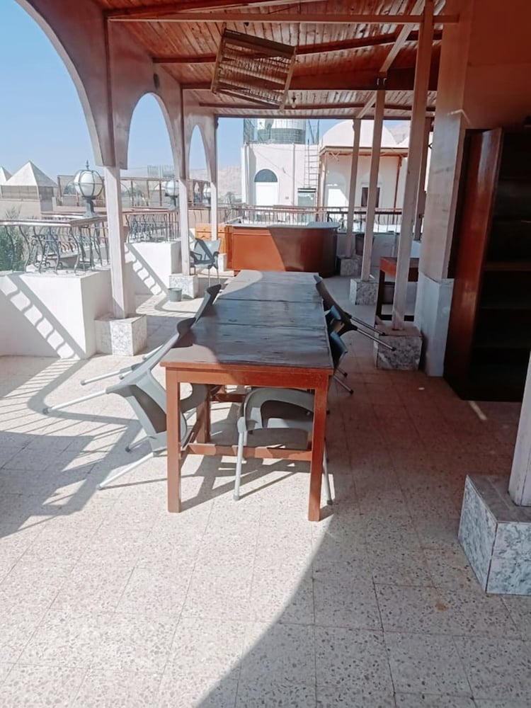 Amenophis Hotel 26/50