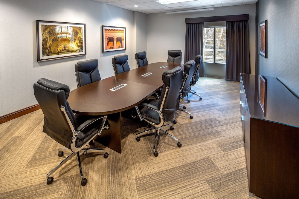 Hyatt Place Madison Downtown 60/62