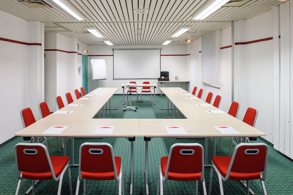 Ibis Dusseldorf Hauptbahnhof 60/67