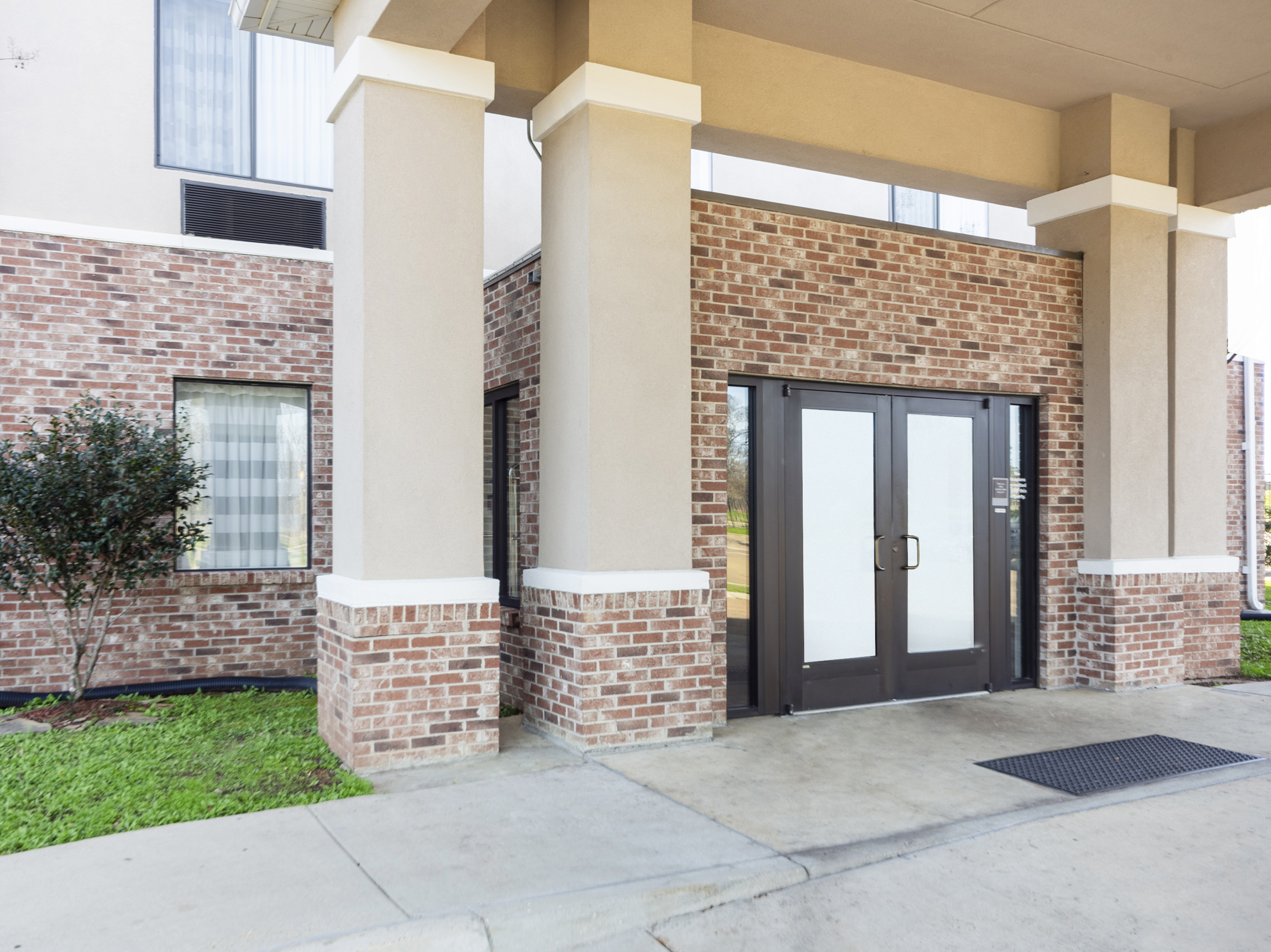 Ramada by Wyndham Jackson MS 24/26