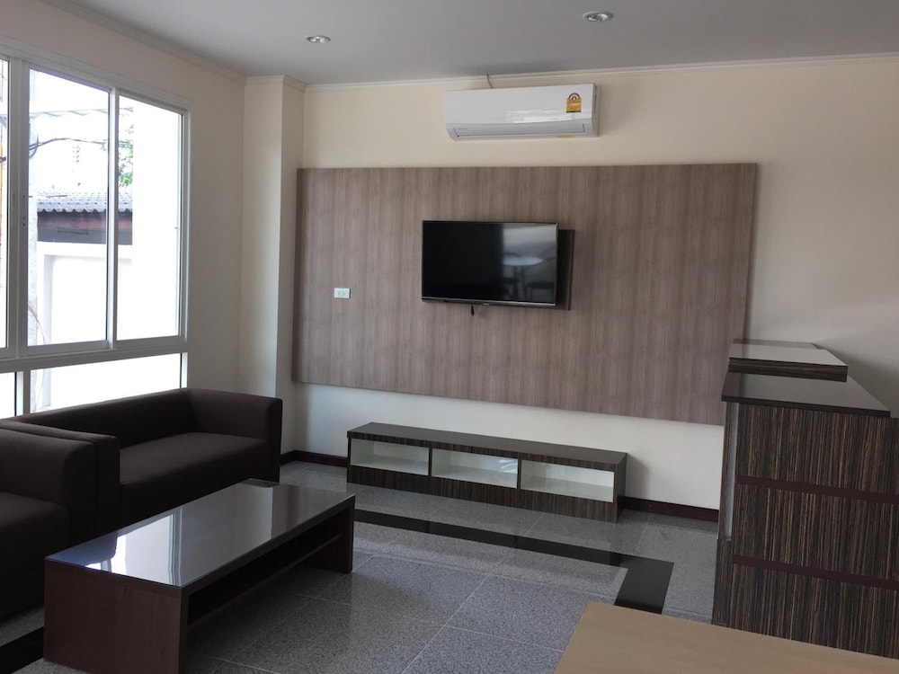 Ttt Hotel 40/48