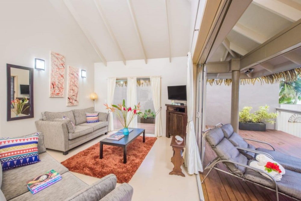 Muri Lagoon Villa 15/33
