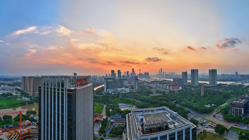 LN Dongfang Hotel Pazhou 56/60