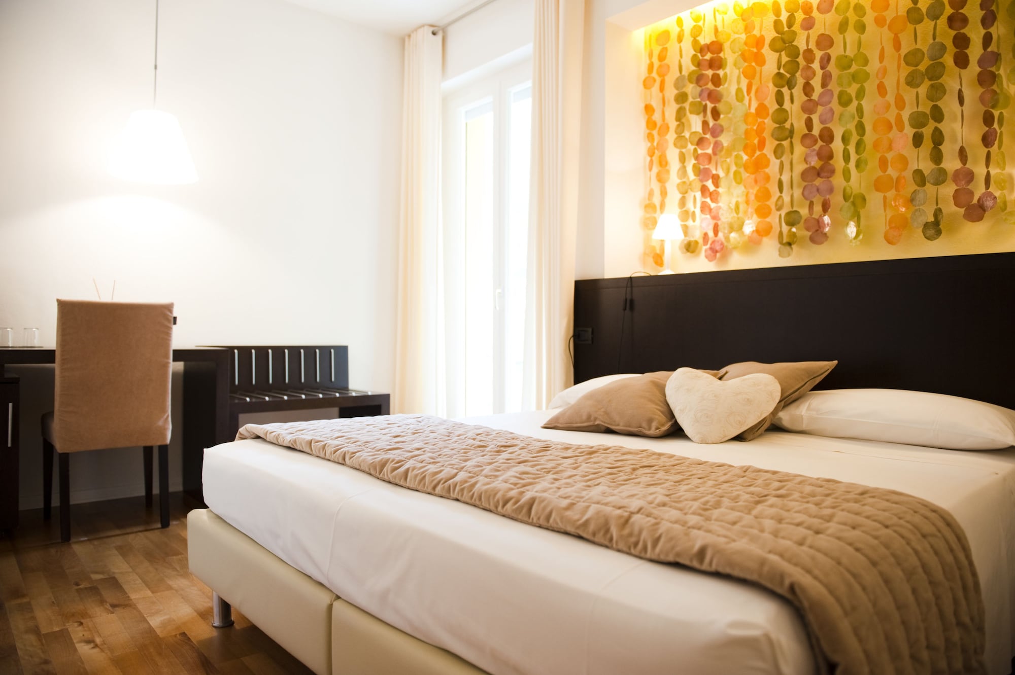 DOUBLE BED, MOUNTAIN VIEW
