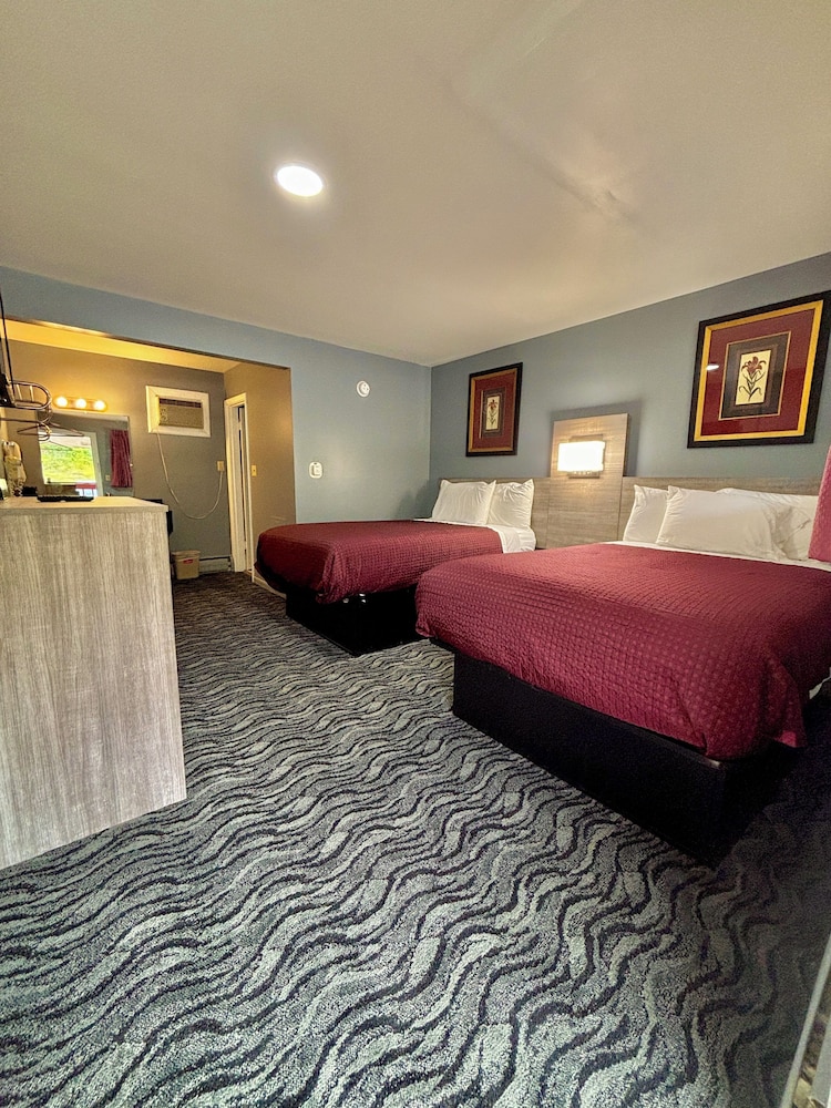 Hometown Inn Athens 19/31