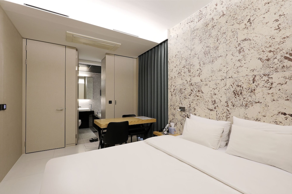 Hotel the Designers Jongno 16/68
