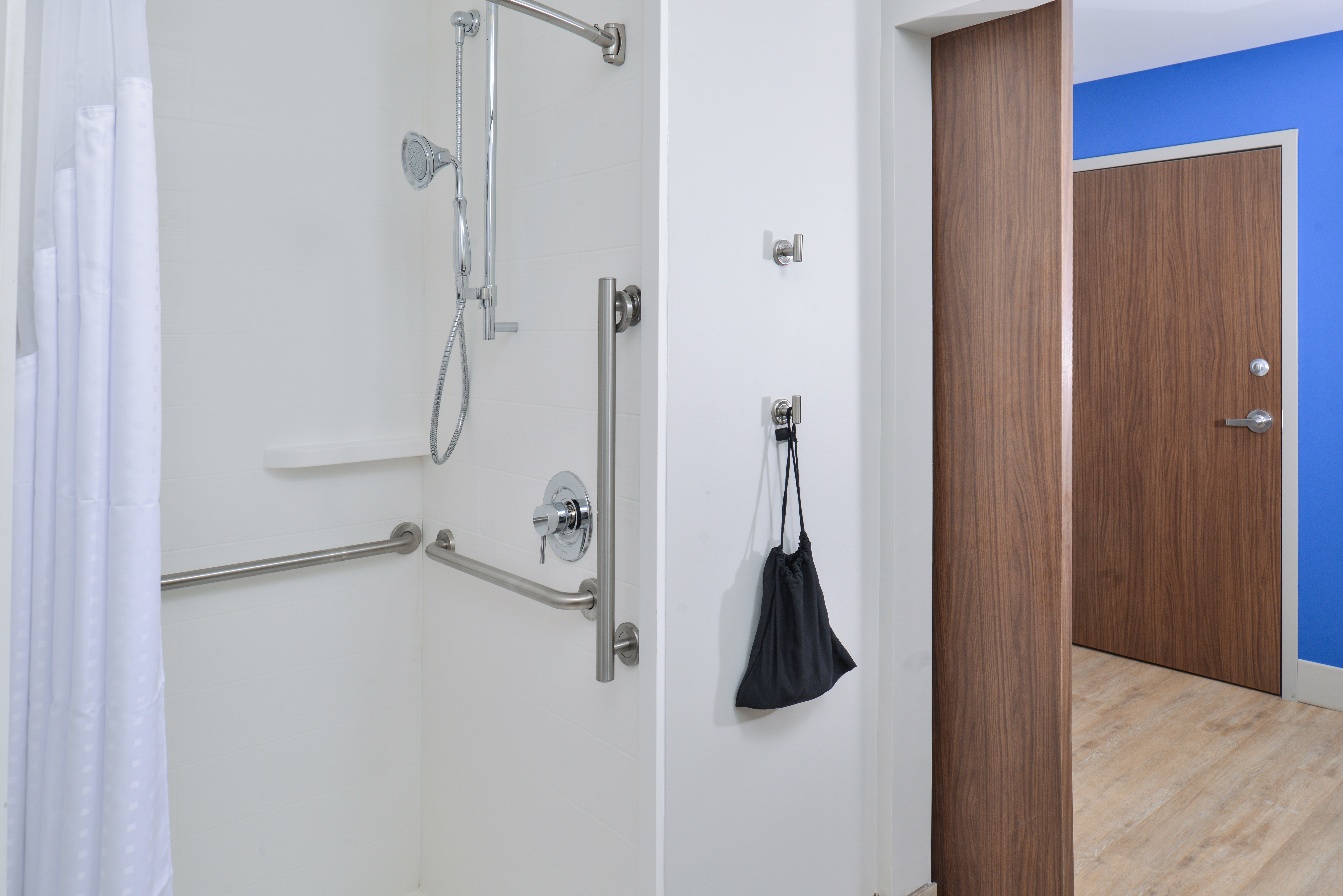 HOLIDAY INN EXPRESS & SUITES BRIGHTON SOUTH - US 23 23/51