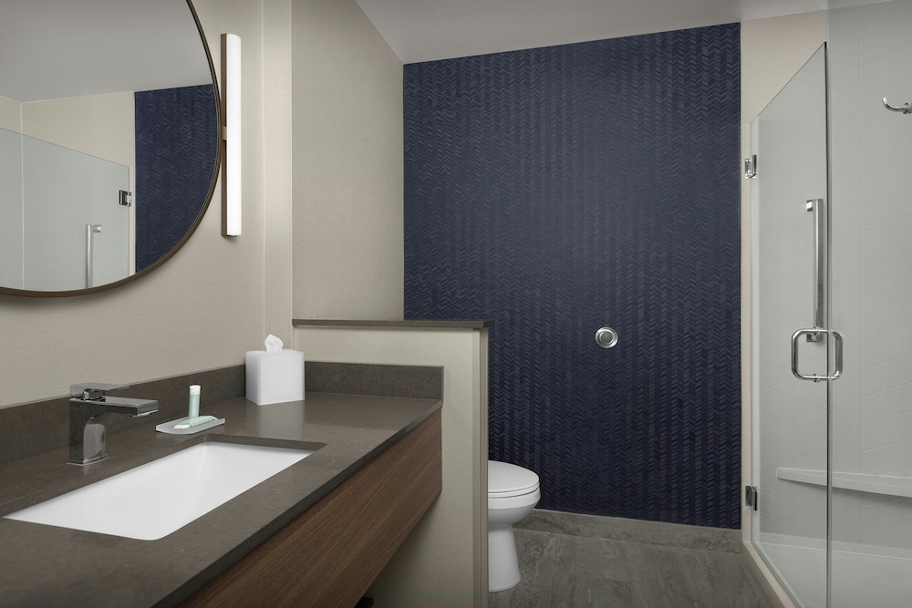 استوديو بسرير كينج مع أريكة لذوي الإعاقة، Fairfield By Marriott Inn & Suites Weldon 3/3