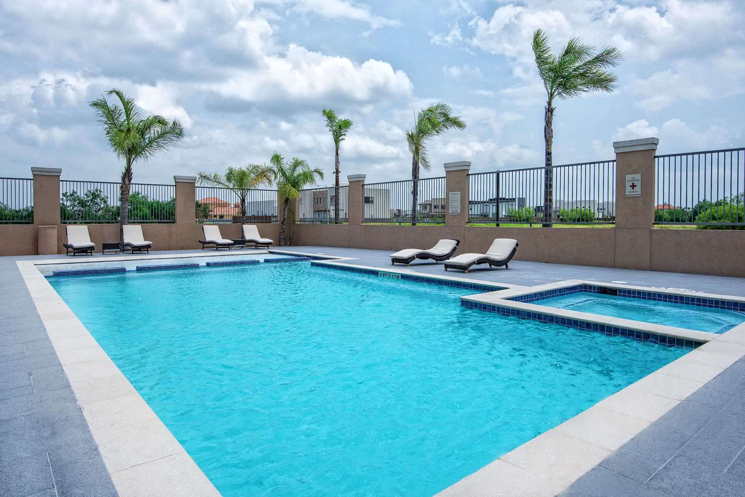 Hawthorn Suites By Wyndham Mcallen 19/21
