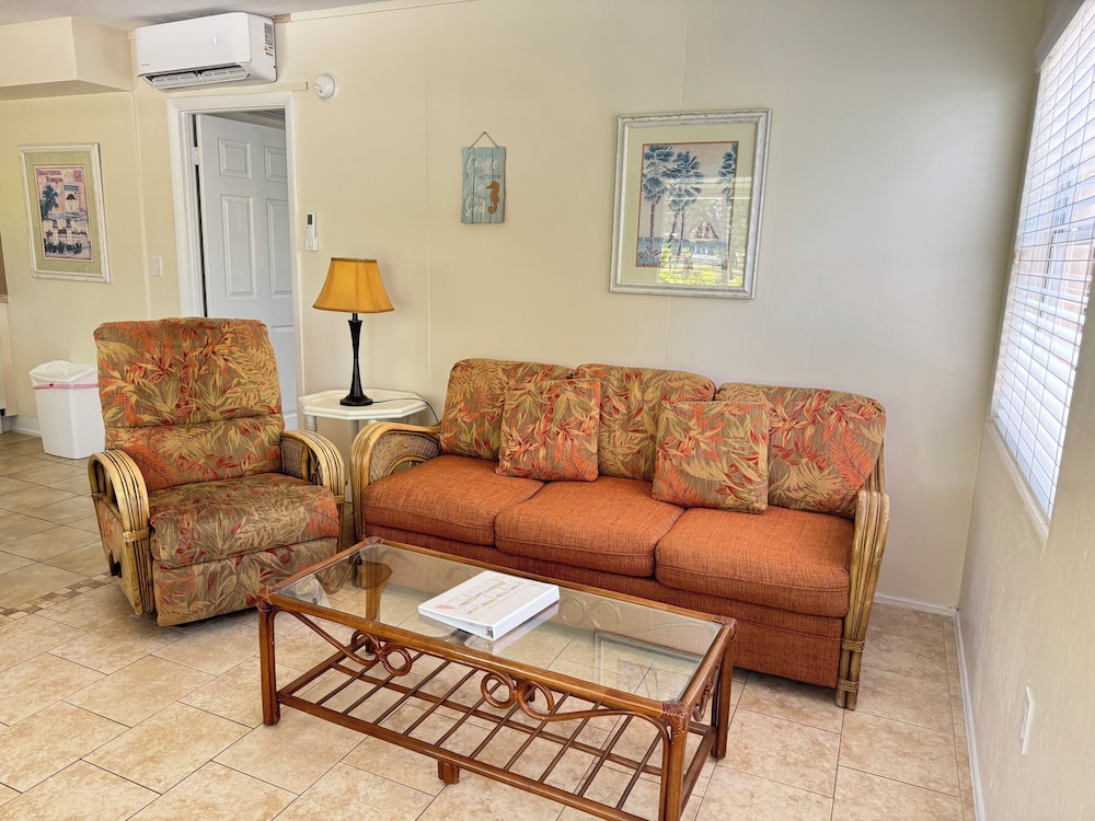 Tropical Villas of Venice Beach 48/71