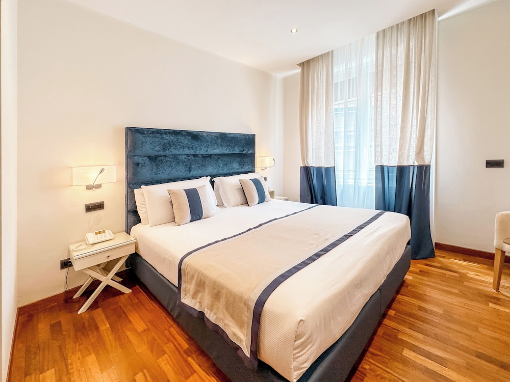 Hotel Jolanda 10/50