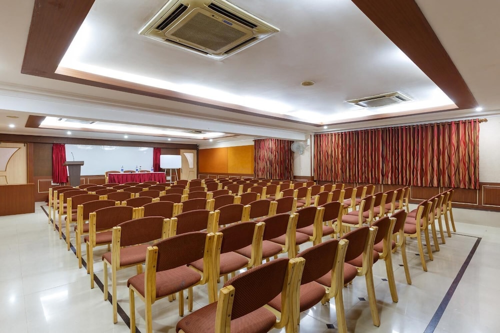 Hotel Woodland 14/15