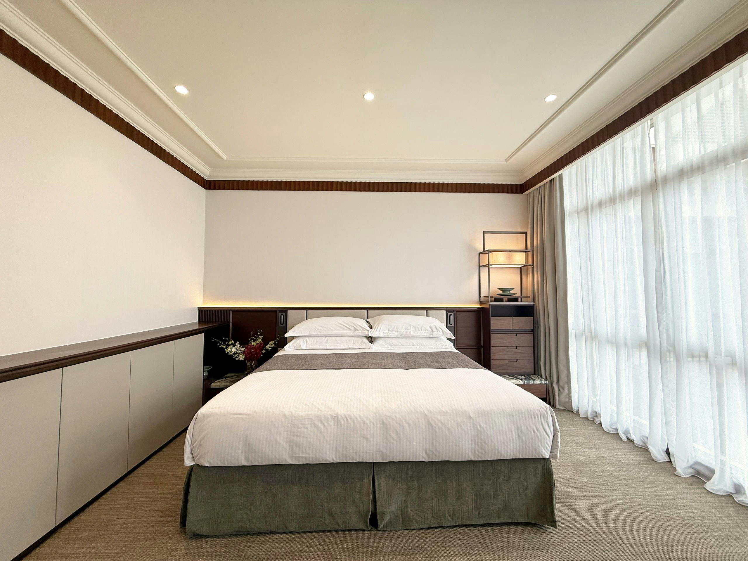 TREETOPS EXECUTIVE RESIDENCES 11/71