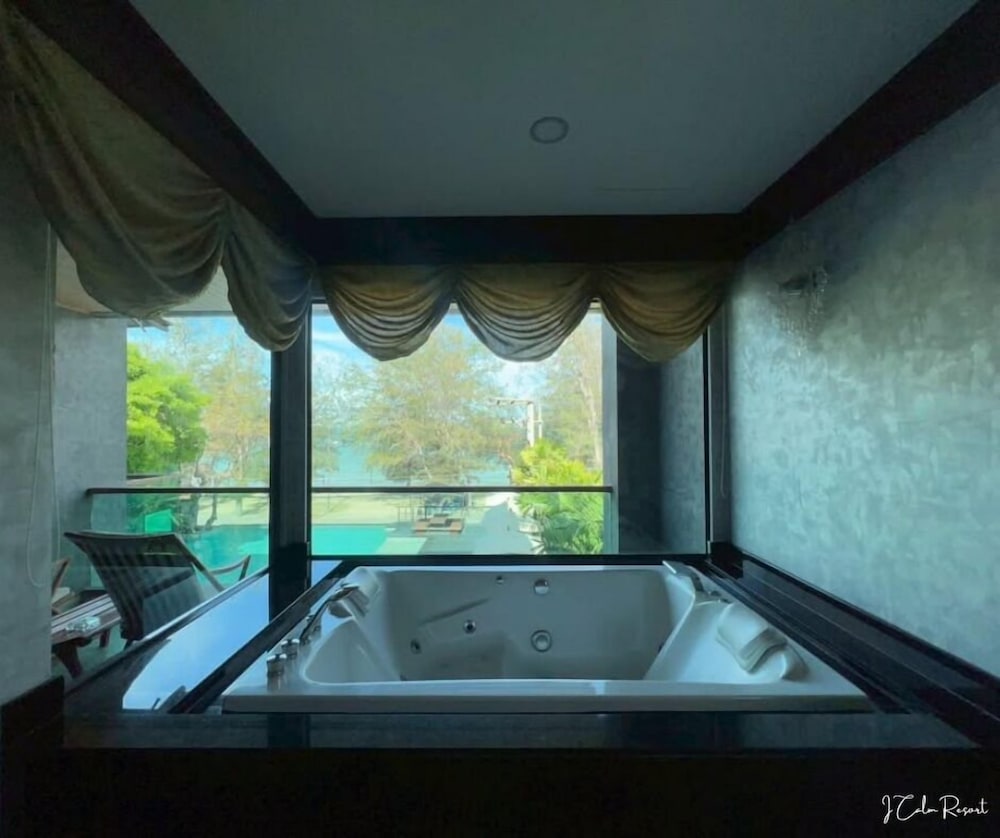 I Calm Resort Cha Am 72/72