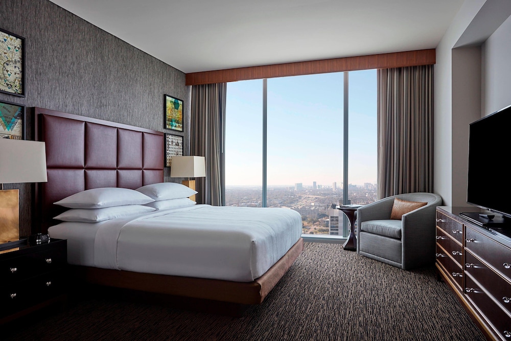MARRIOTT MARQUIS HOUSTON 18/65