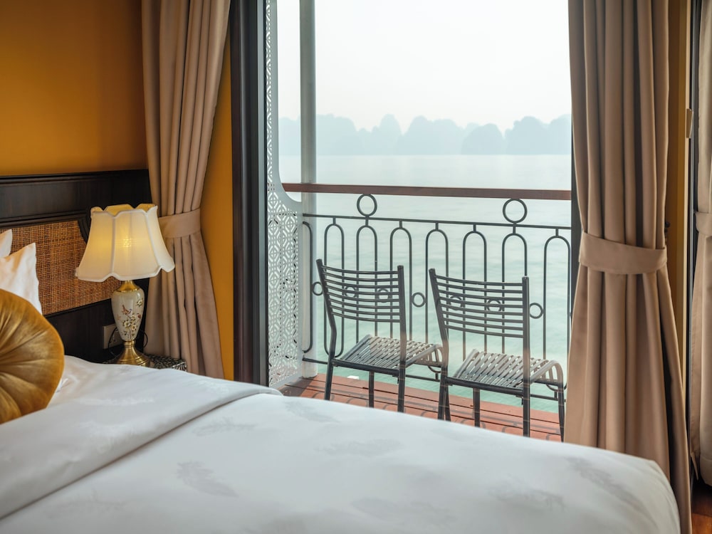 Indochine Cruise Lan Ha Bay 17/50