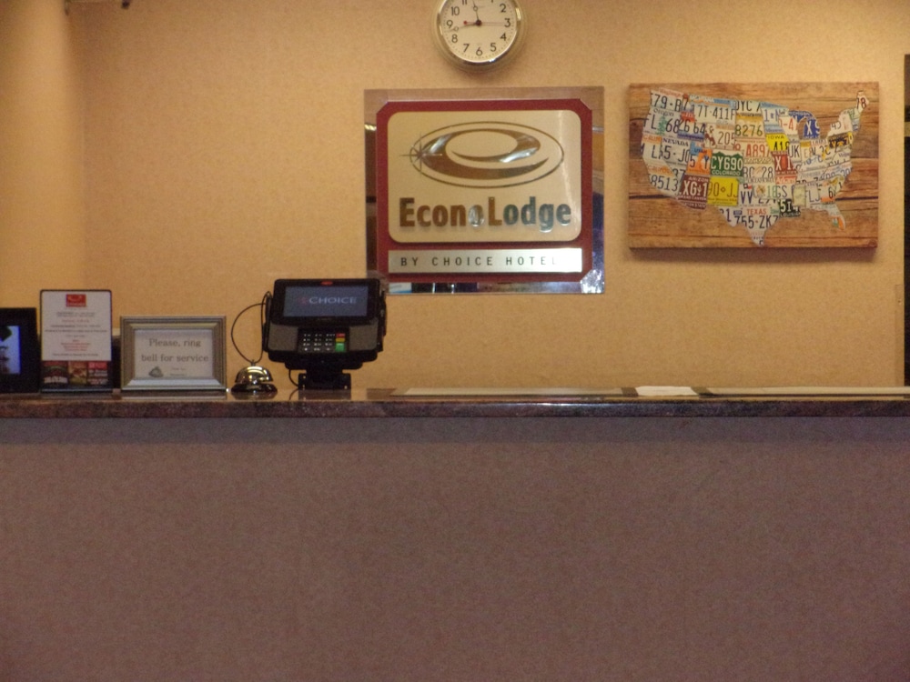 Econo Lodge Kent - Akron West 4/37