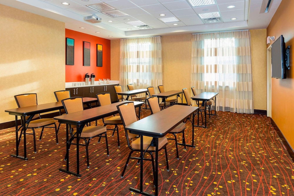 Residence Inn Youngstown Warren/Niles 18/24