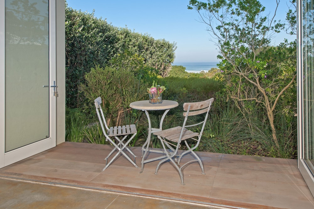 African Pride Mosselberg On Grotto Beach 24/50