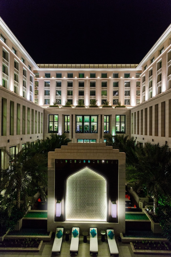 Radisson Collection Muscat, Hormuz Grand 6/70