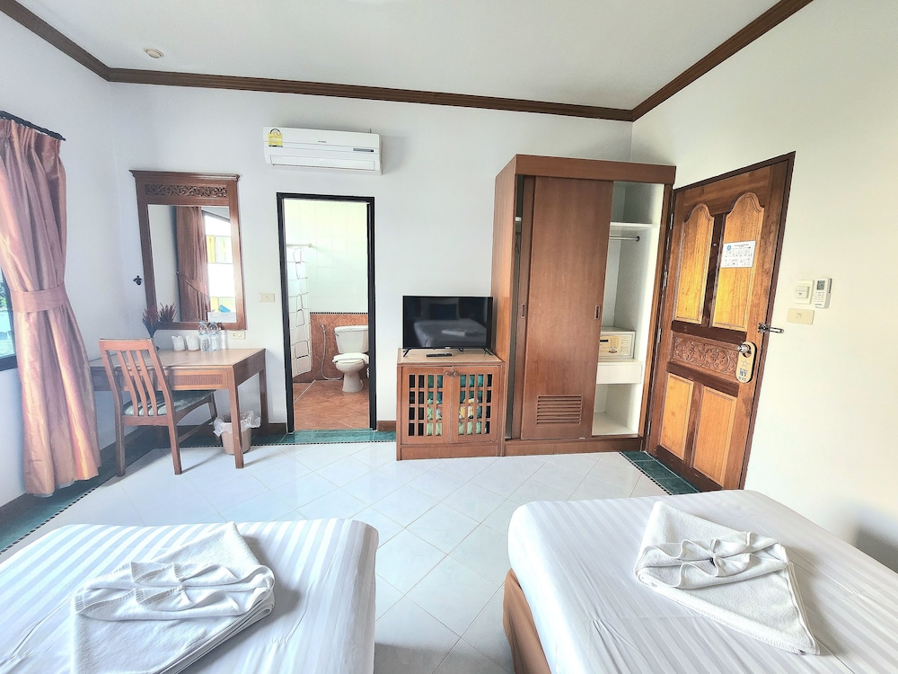 Sea Front Home 26/70