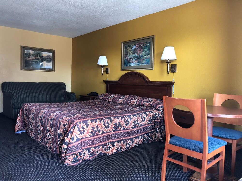 Capital Inn 15/48