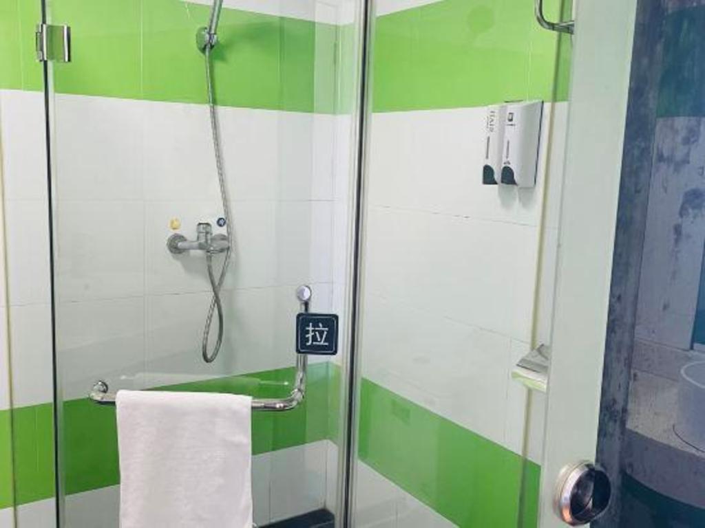 7 Days Inn (Zhuhai Haiquanwan Pingsha) 55/55