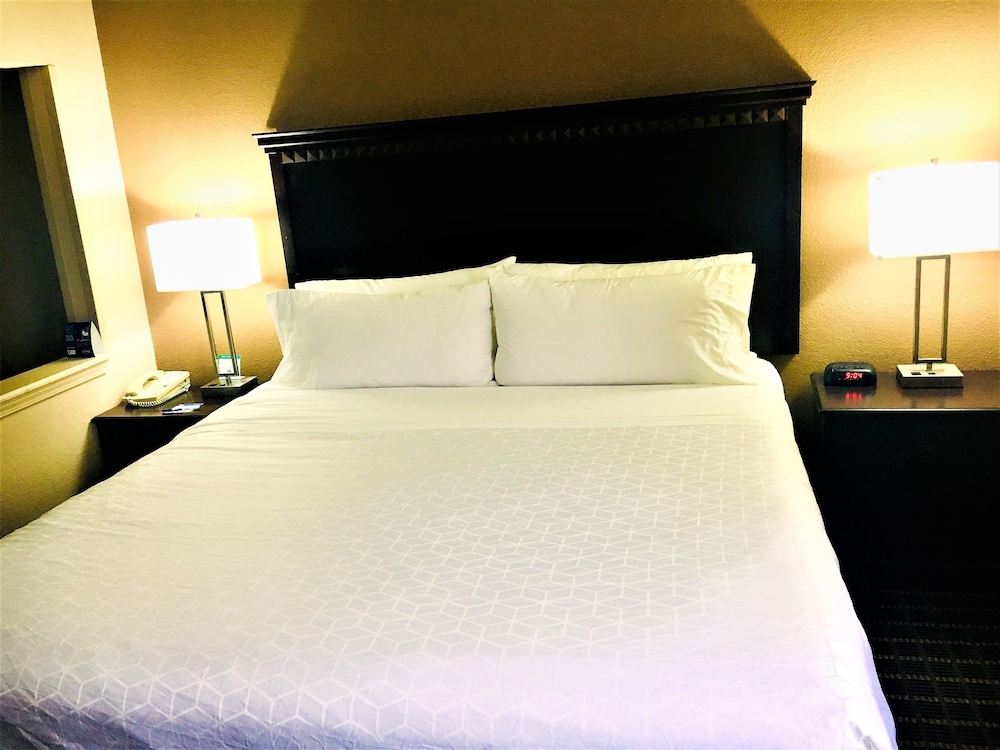 Holiday Inn Express & Suites Kansas City-Liberty (Hwy 152), an IHG Hotel 18/74