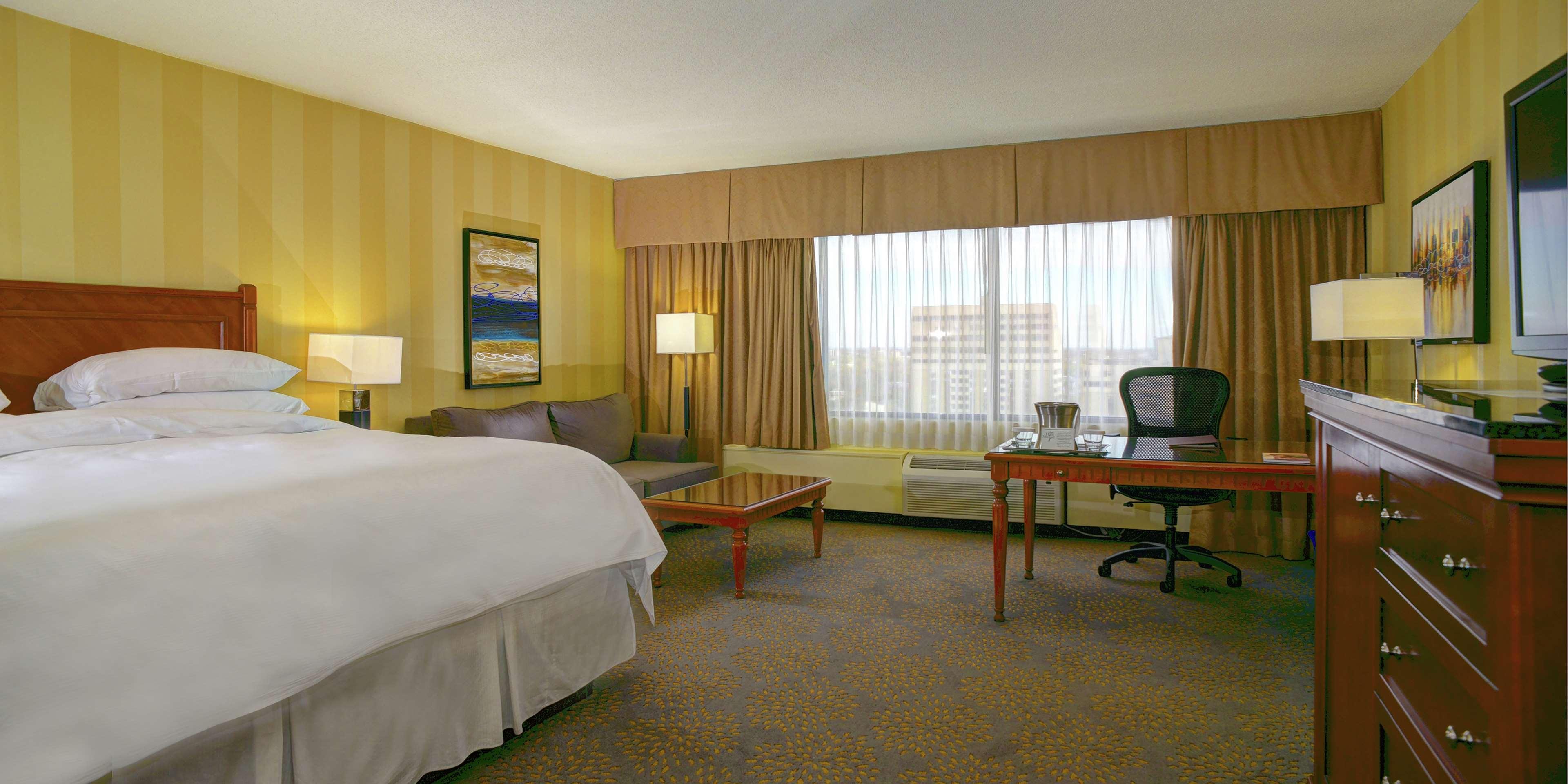 2 Bedrooms, Suite, King Bed, Private Entrance