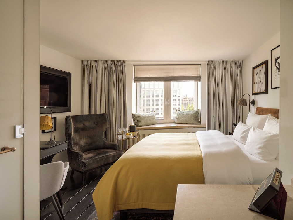 Boutique, Double Bed
