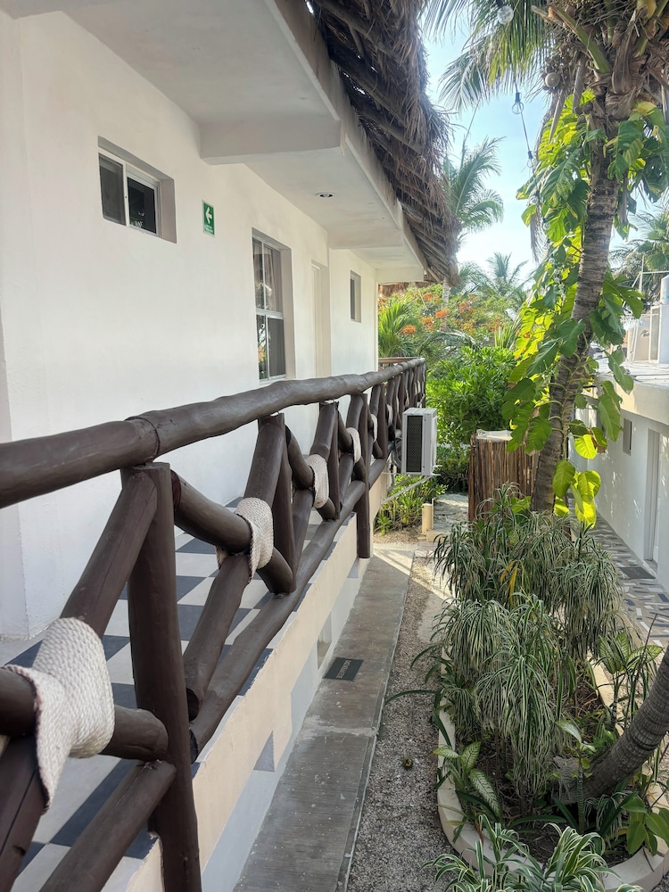 La Diosa Kali Beach Front Hotel 43/50