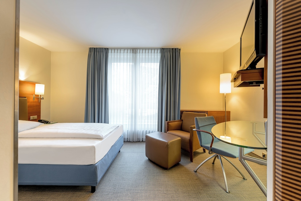 غرفة بريفيليج بسرير مزدوج، Mercure Hotel Munchen Airport Freising 2/4