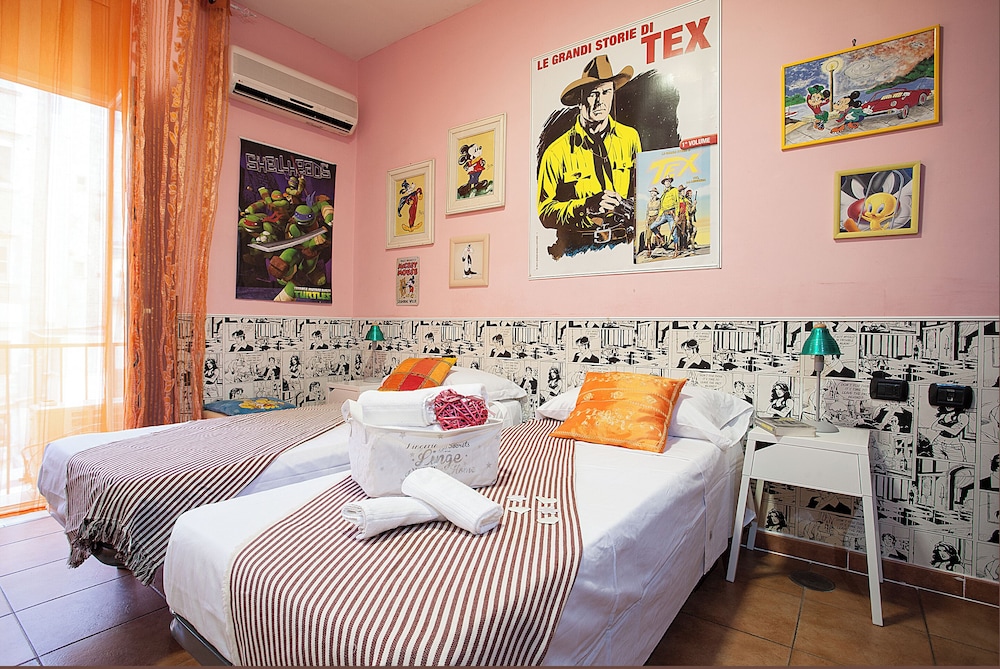 Hotel Cine Holiday 23/66