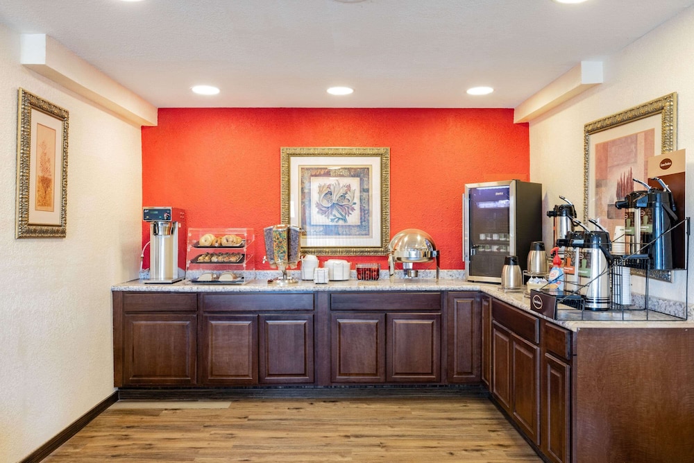 Travelodge by Wyndham Miles City 42/60