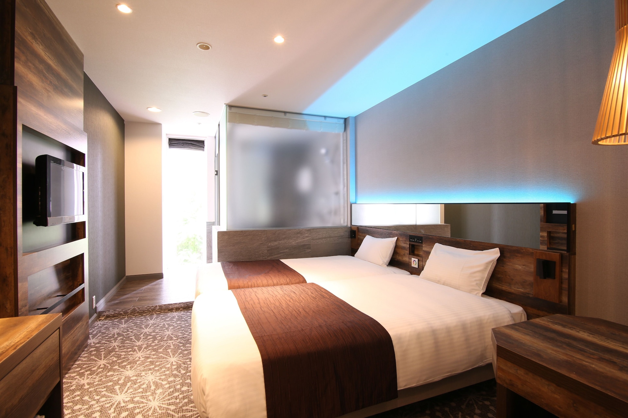 HOLLYWOOD, SUPERIOR, TWIN BEDS, UNIT BATH, PRIVATE BATHROOM