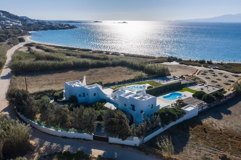 AQUA BREEZE VILLAS NAXOS 37/50