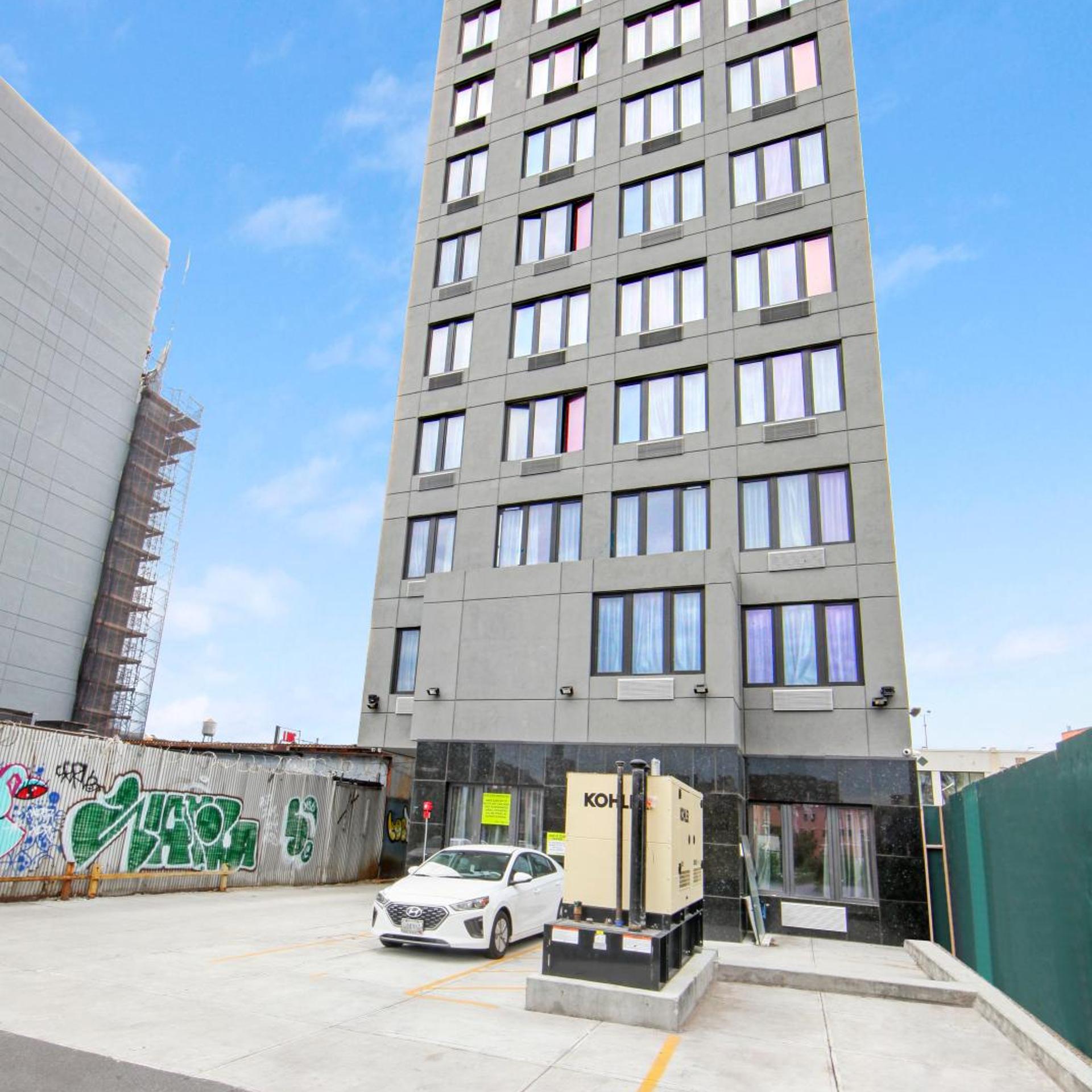 Hotel 365 Bronx 42/50